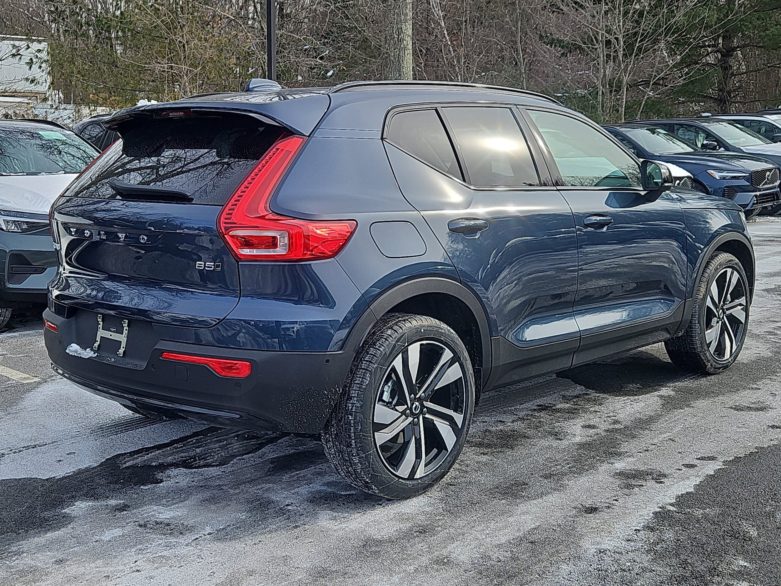 New 2026 Volvo XC40 B5 Plus w/ Protection Package Premier AWD/4WD image 2