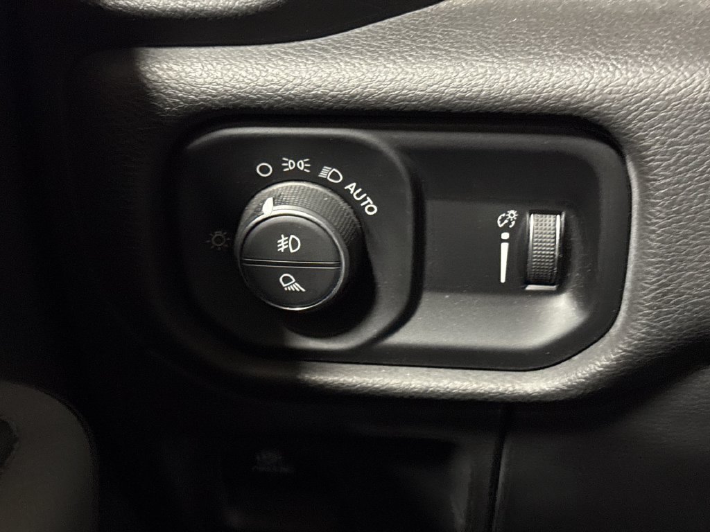Used 2022 RAM 1500 Big Horn AWD/4WD image 18
