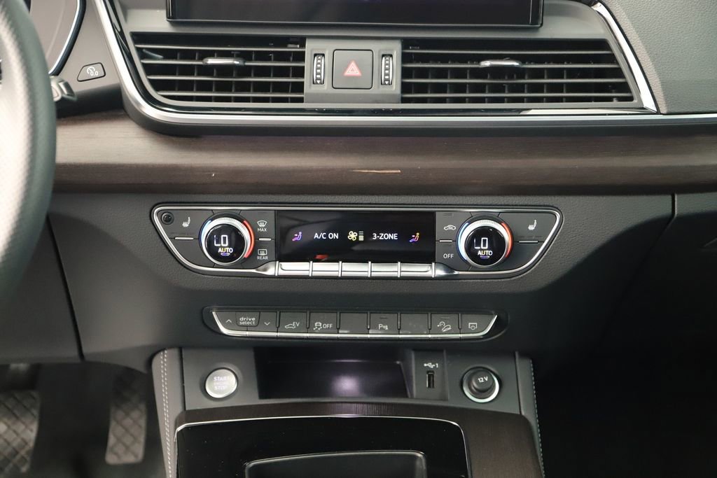 Certified 2025 Audi Q5 e Premium Plus w/ Premium Plus Package image 20