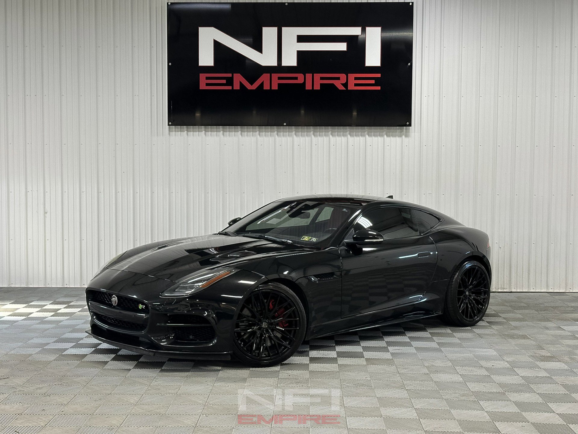 Used 2018 Jaguar F-TYPE R AWD/4WD image 1