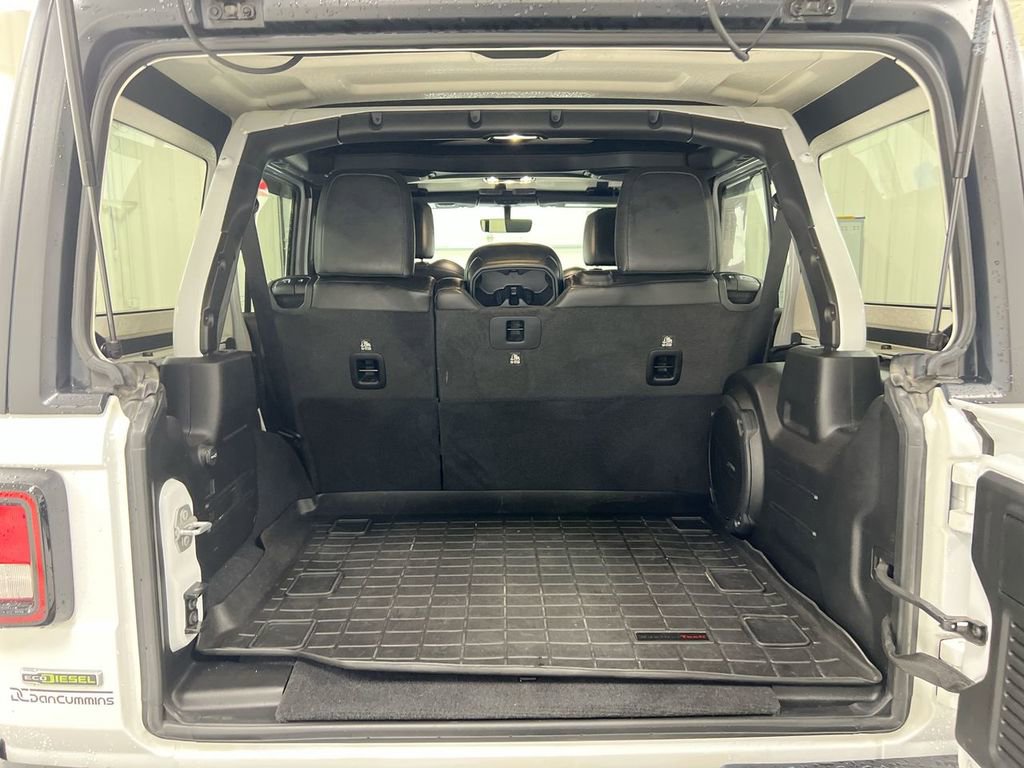 Used 2022 Jeep Wrangler Unlimited Sahara w/ Cold Weather Group image 24