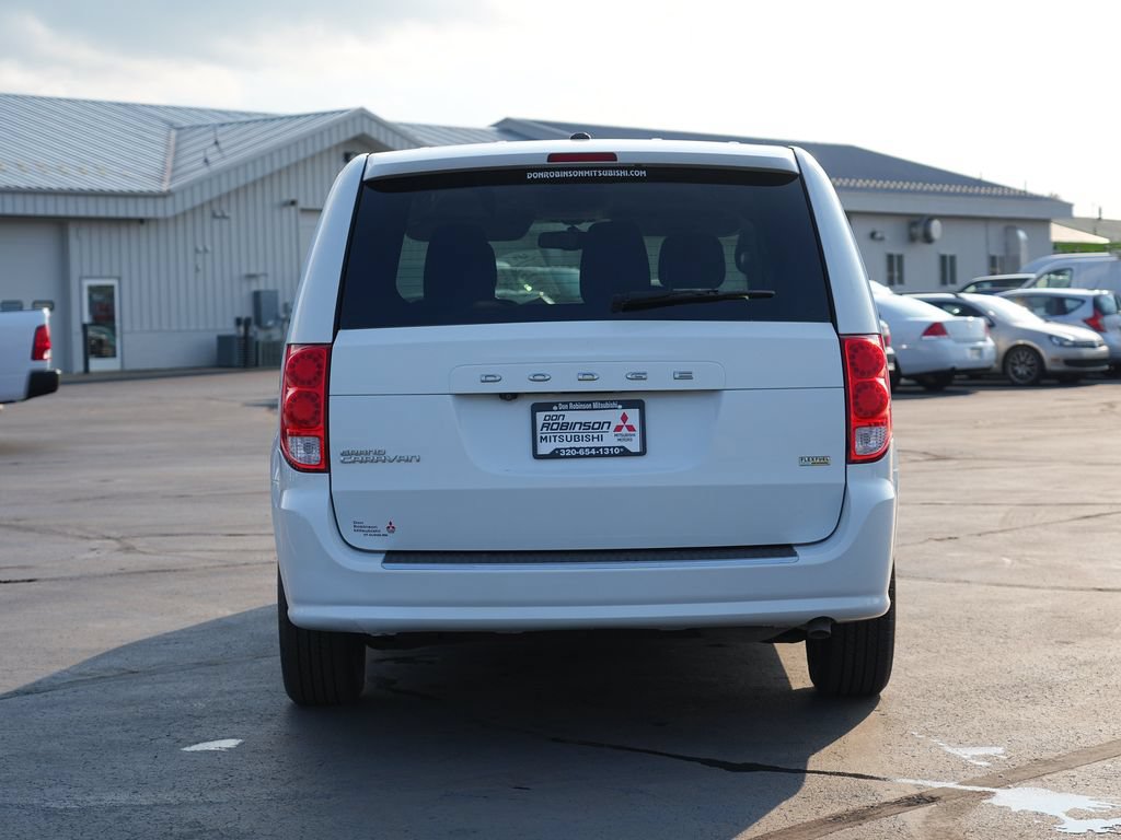 Used 2018 Dodge Grand Caravan SE w/ UConnect Hands-Free Group FWD image 4