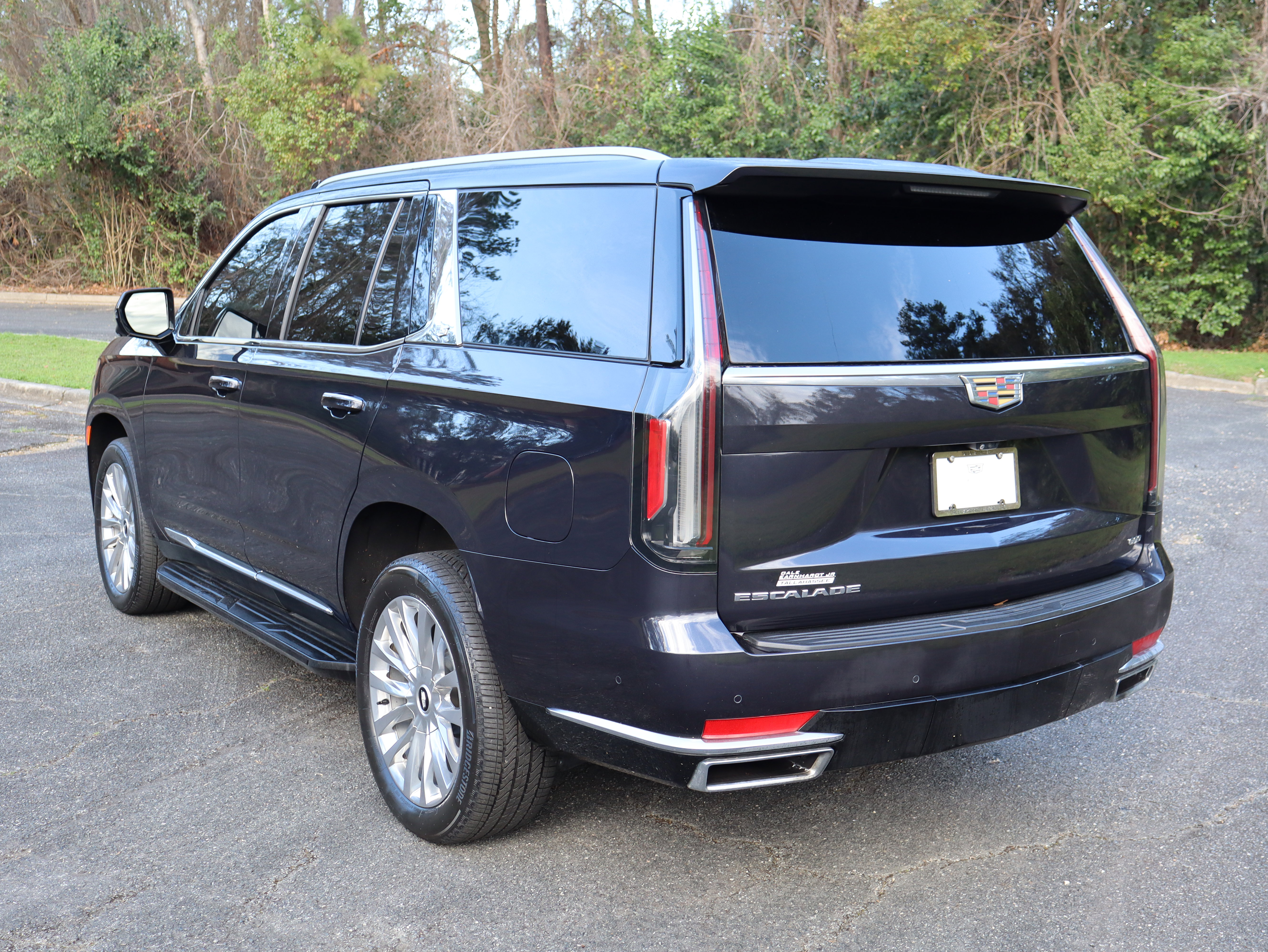 Used 2023 Cadillac Escalade Premium Luxury w/ LPO, Floor Liner Package image 5