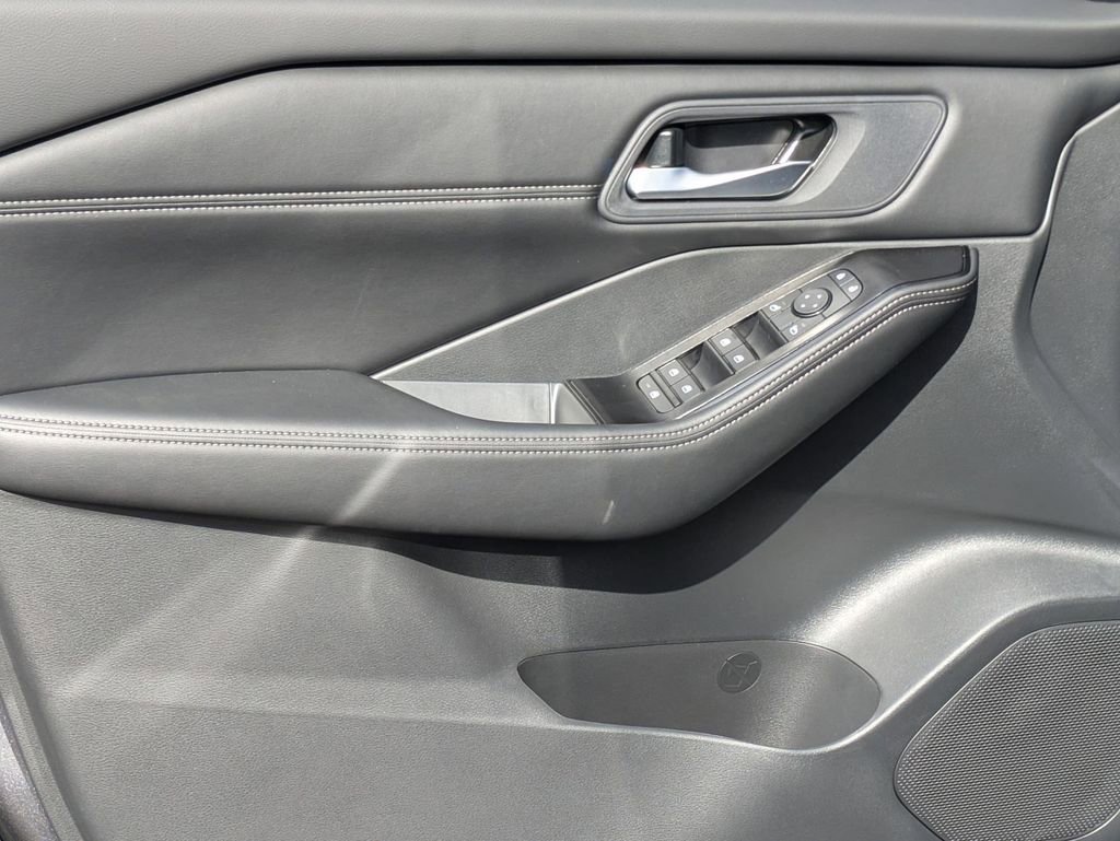 New 2026 Nissan Rogue SV w/ SV Premium Package image 7