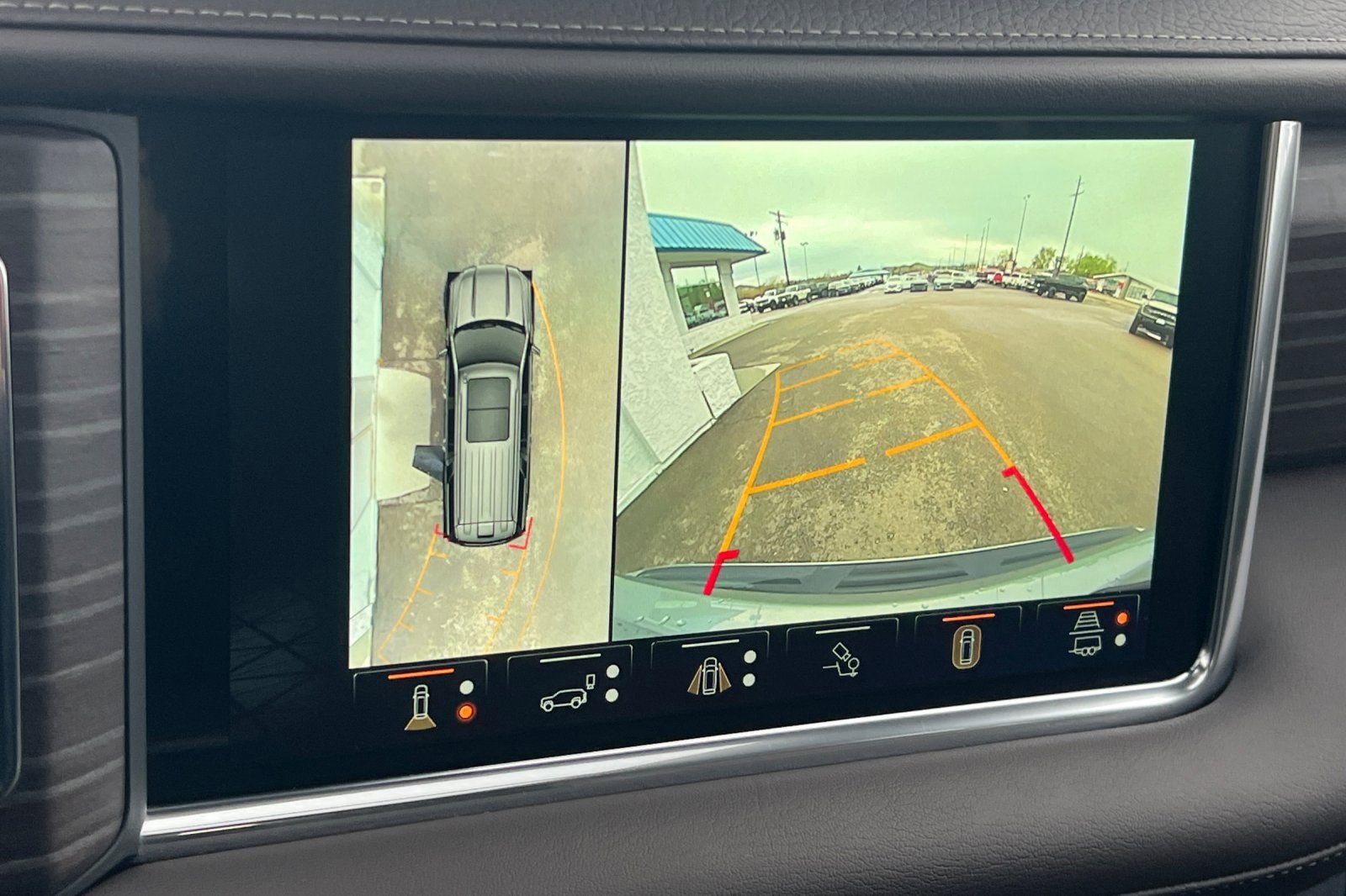 Used 2024 GMC Yukon Denali w/ Advanced Technology Package image 23