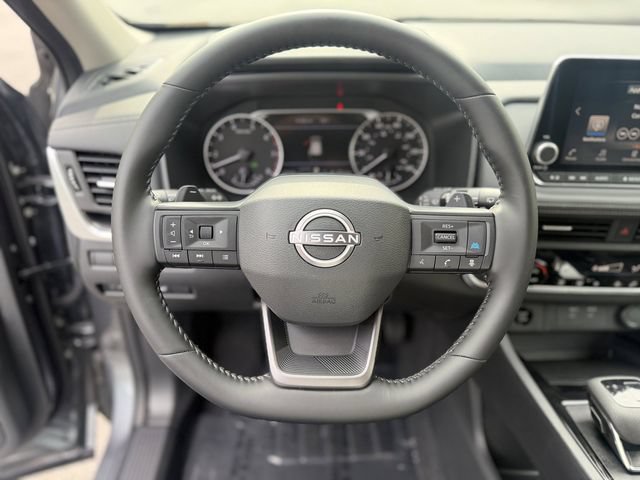 Used 2026 Nissan Rogue SV FWD image 14