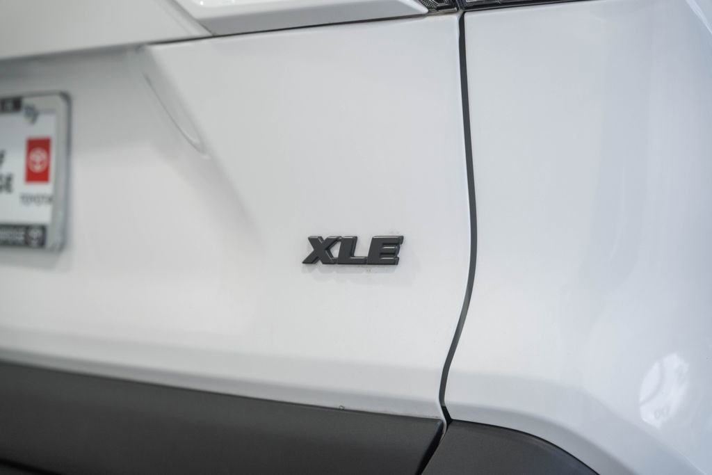 Used 2023 Toyota RAV4 XLE FWD image 8