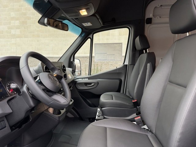 New 2025 Mercedes-Benz Sprinter 2500 image 10