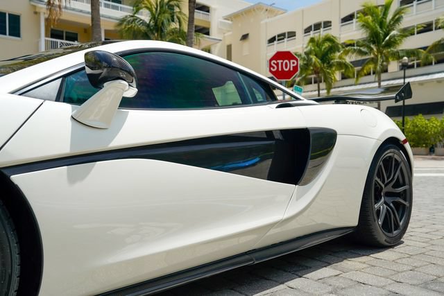 Used 2017 McLaren 570S Coupe RWD image 11