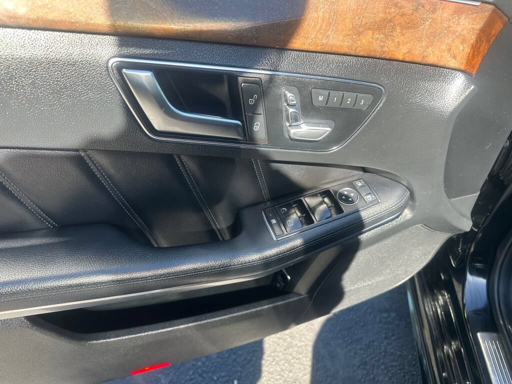 Used 2014 Mercedes-Benz E 550 4MATIC Sedan image 10