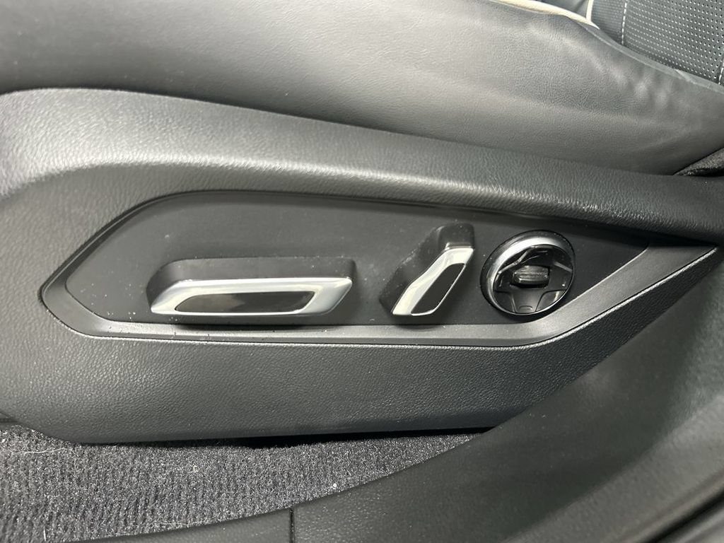Used 2022 Acura RDX w/ Advance Package AWD/4WD image 10