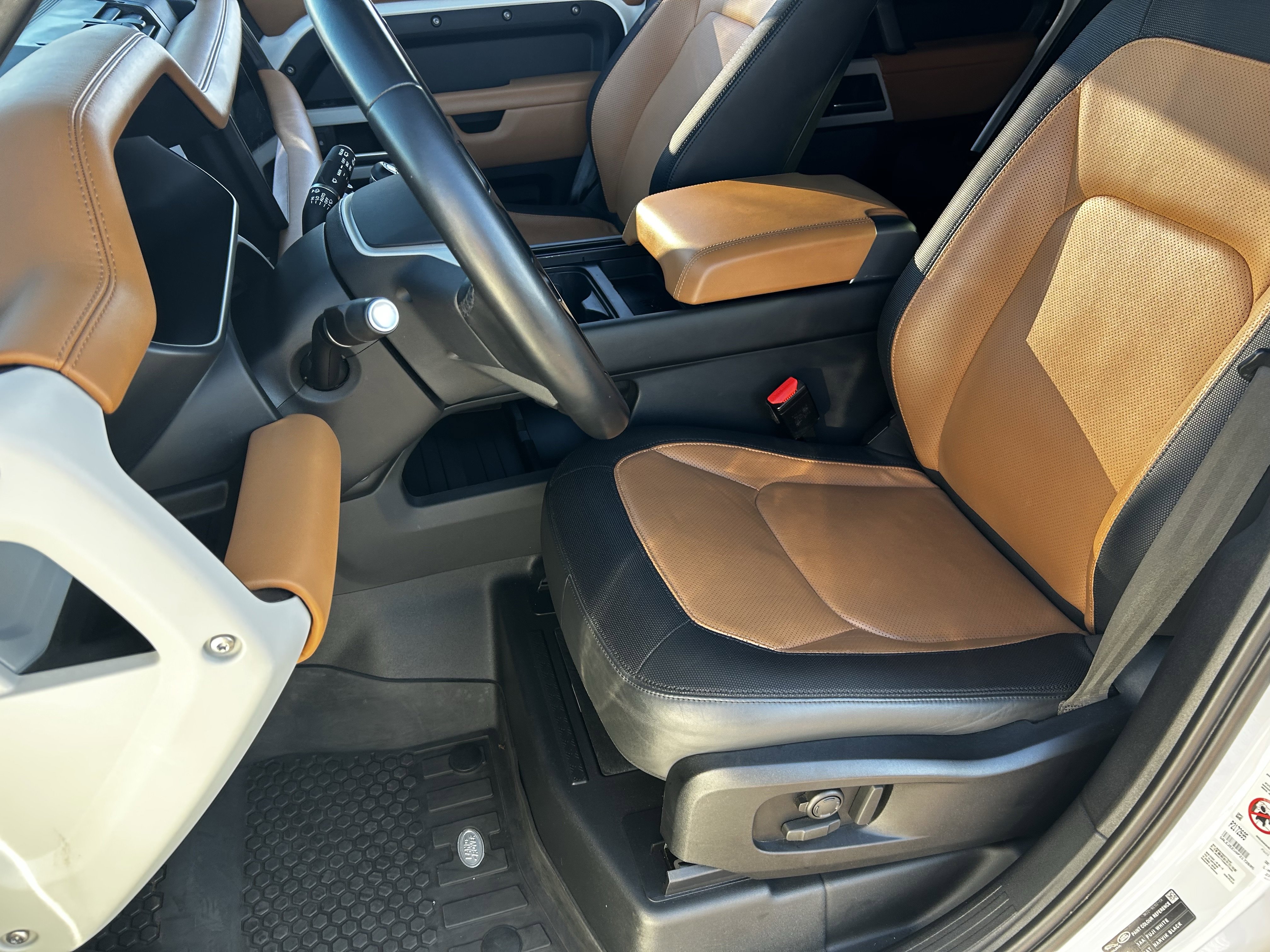 Used 2023 Land Rover Defender 110 X-Dynamic SE image 19