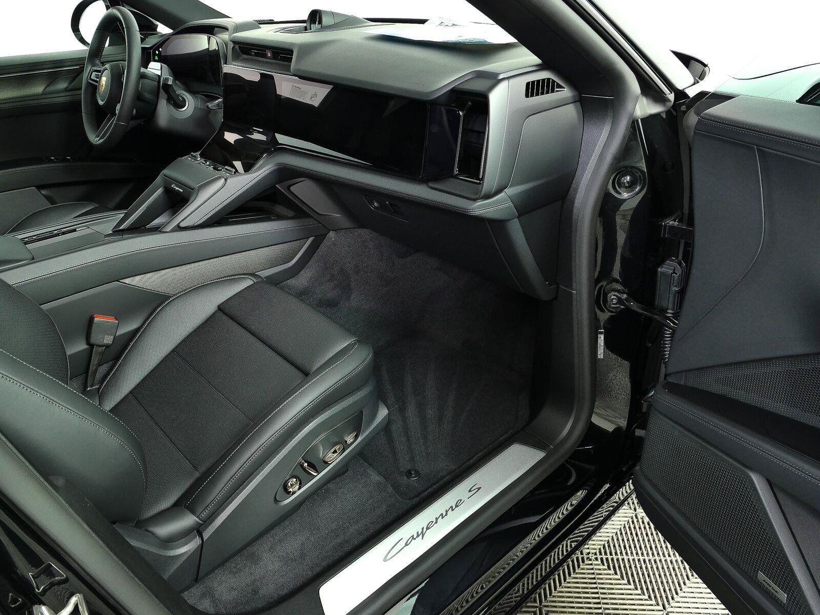 New 2026 Porsche Cayenne S AWD/4WD image 26