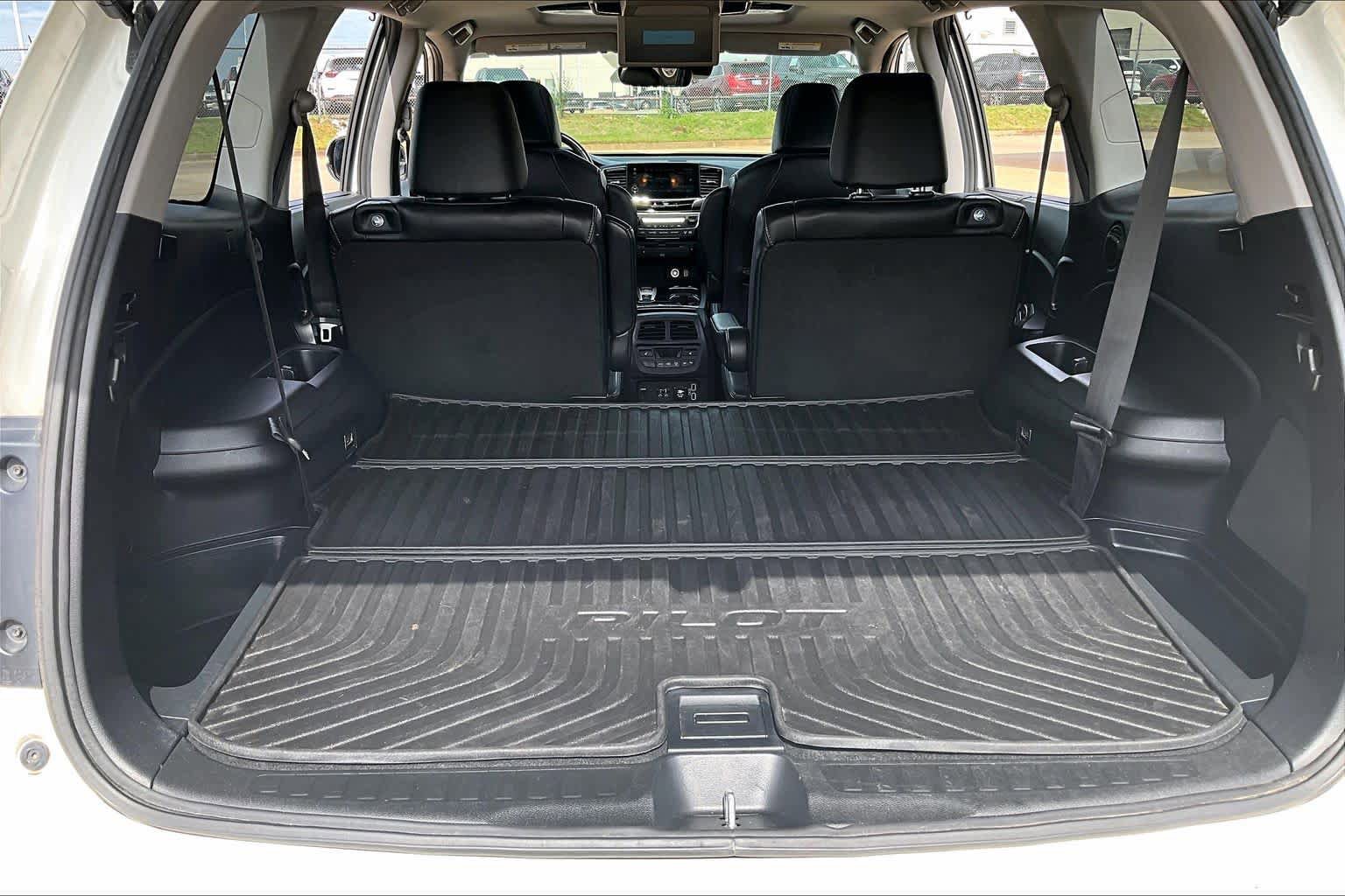 Used 2019 Honda Pilot Touring image 32