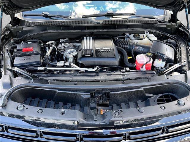 Certified 2024 Chevrolet Suburban RST w/ Luxury Package RWD image 11