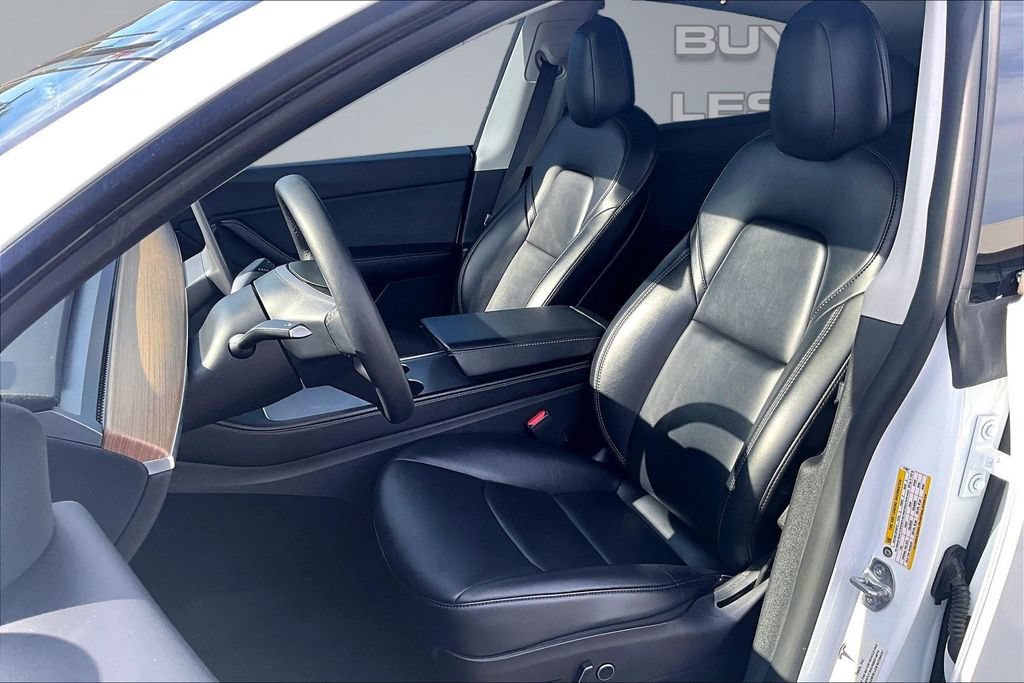 Used 2022 Tesla Model Y Long Range AWD/4WD image 25