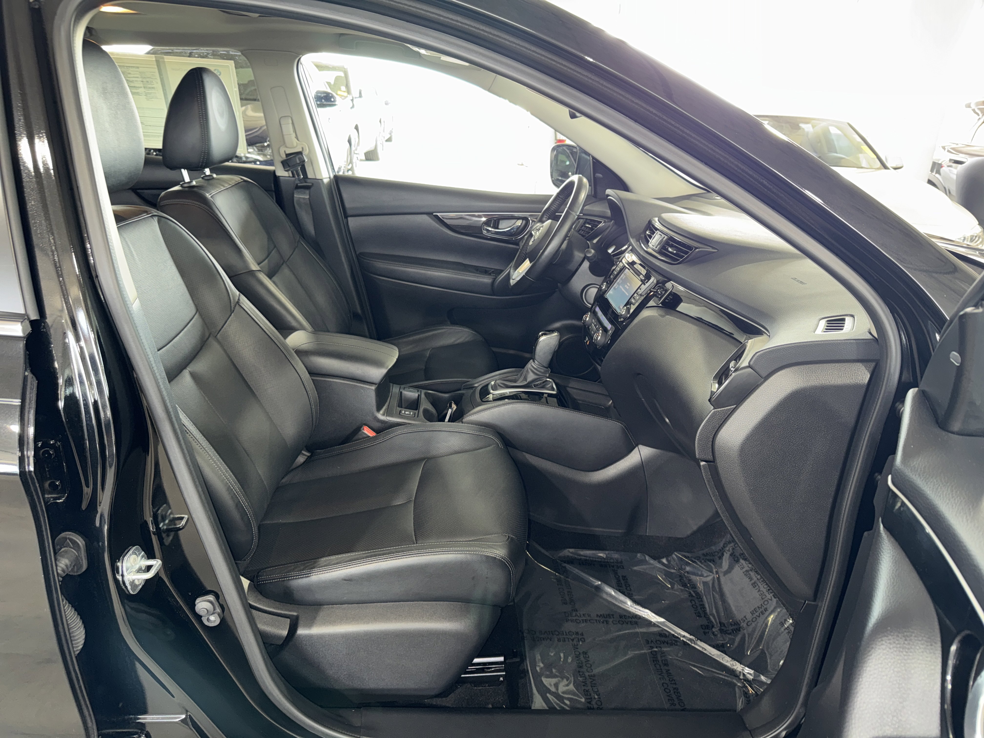 Used 2017 Nissan Rogue Sport SL w/ SL Premium Package FWD image 10