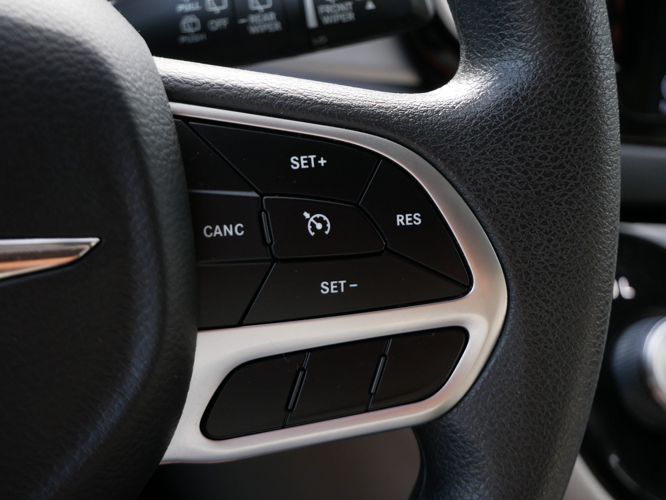 Used 2018 Chrysler Pacifica Touring Plus FWD image 25