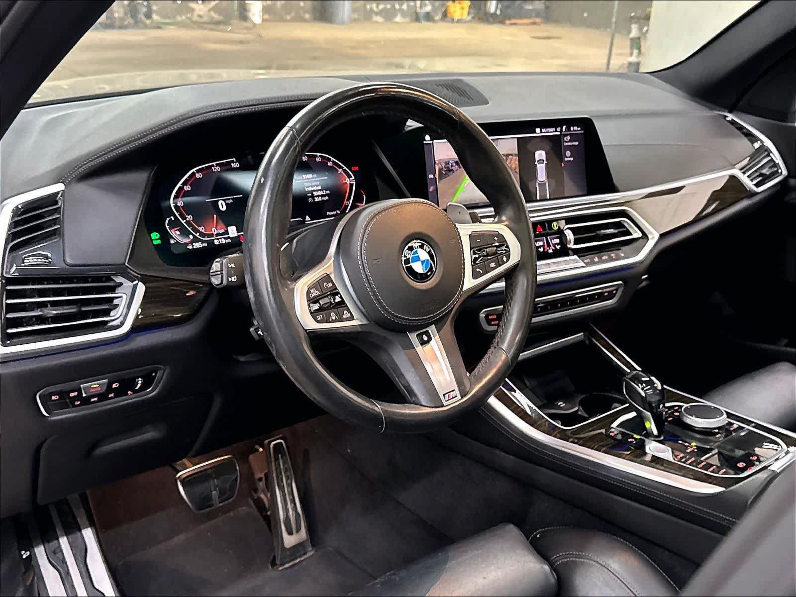 Used 2021 BMW X5 xDrive40i w/ M Sport Package AWD/4WD image 16