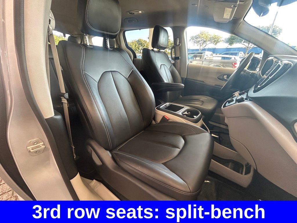 Used 2024 Chrysler Pacifica Touring-L image 26