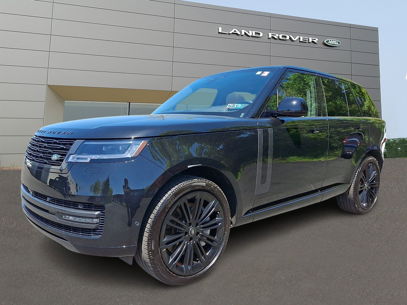 Used 2025 Land Rover Range Rover SE AWD/4WD image 1