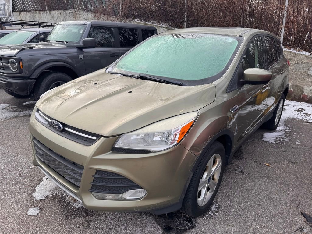 Used 2013 Ford Escape SE w/ Class II Trailer Tow Pkg image 1