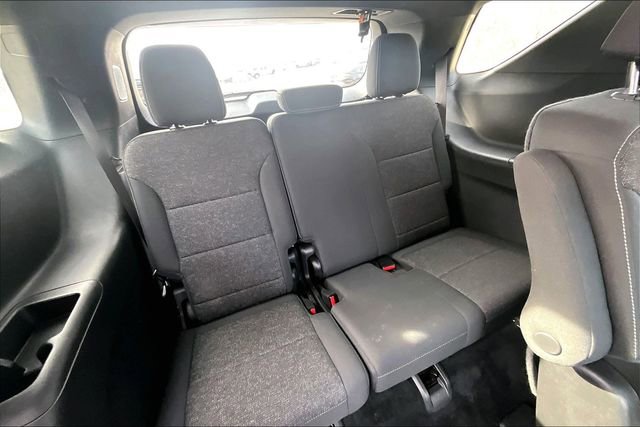 Used 2025 Chevrolet Traverse LT image 28