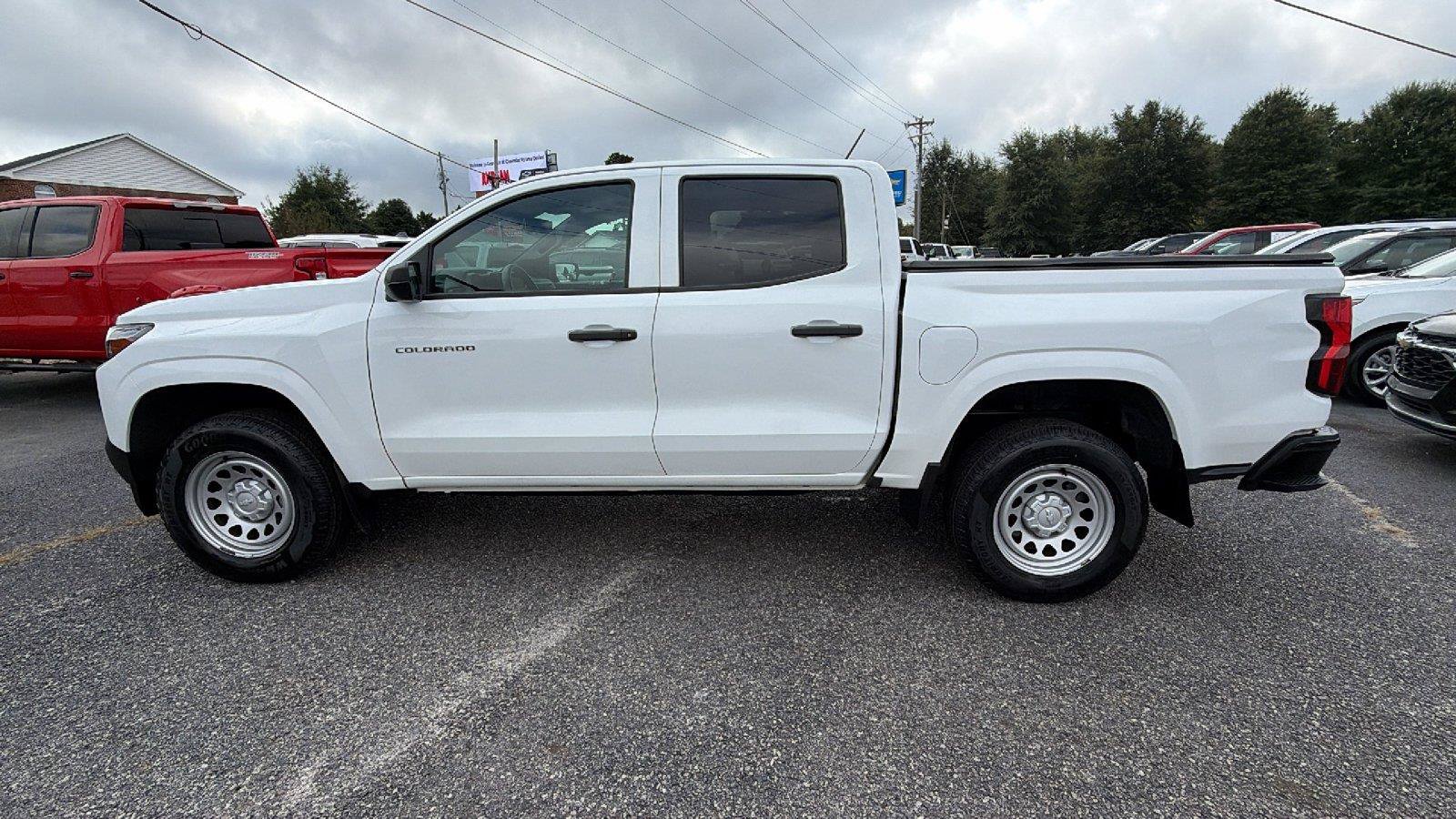 Used 2024 Chevrolet Colorado W/T RWD image 11