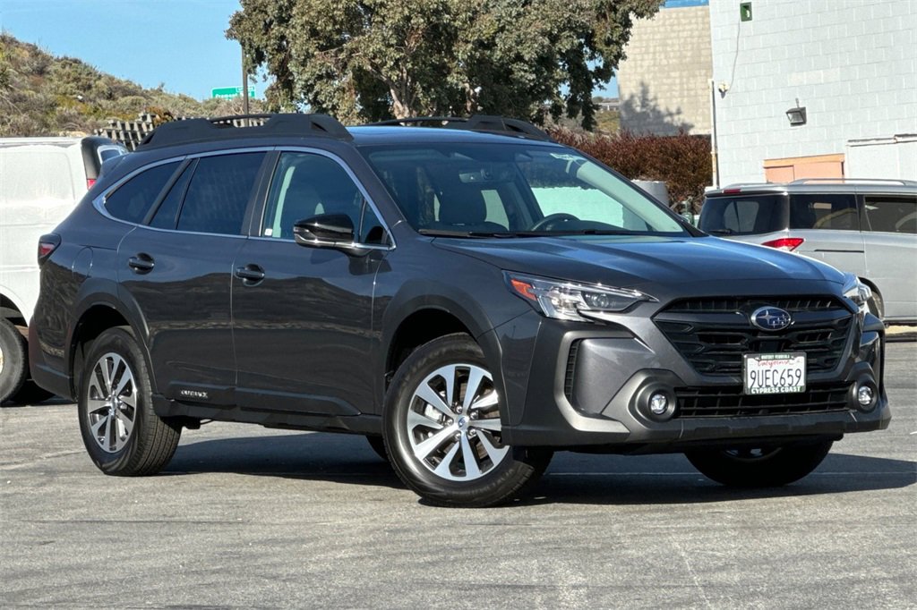 Used 2025 Subaru Outback Premium w/ Popular Package #1A image 2