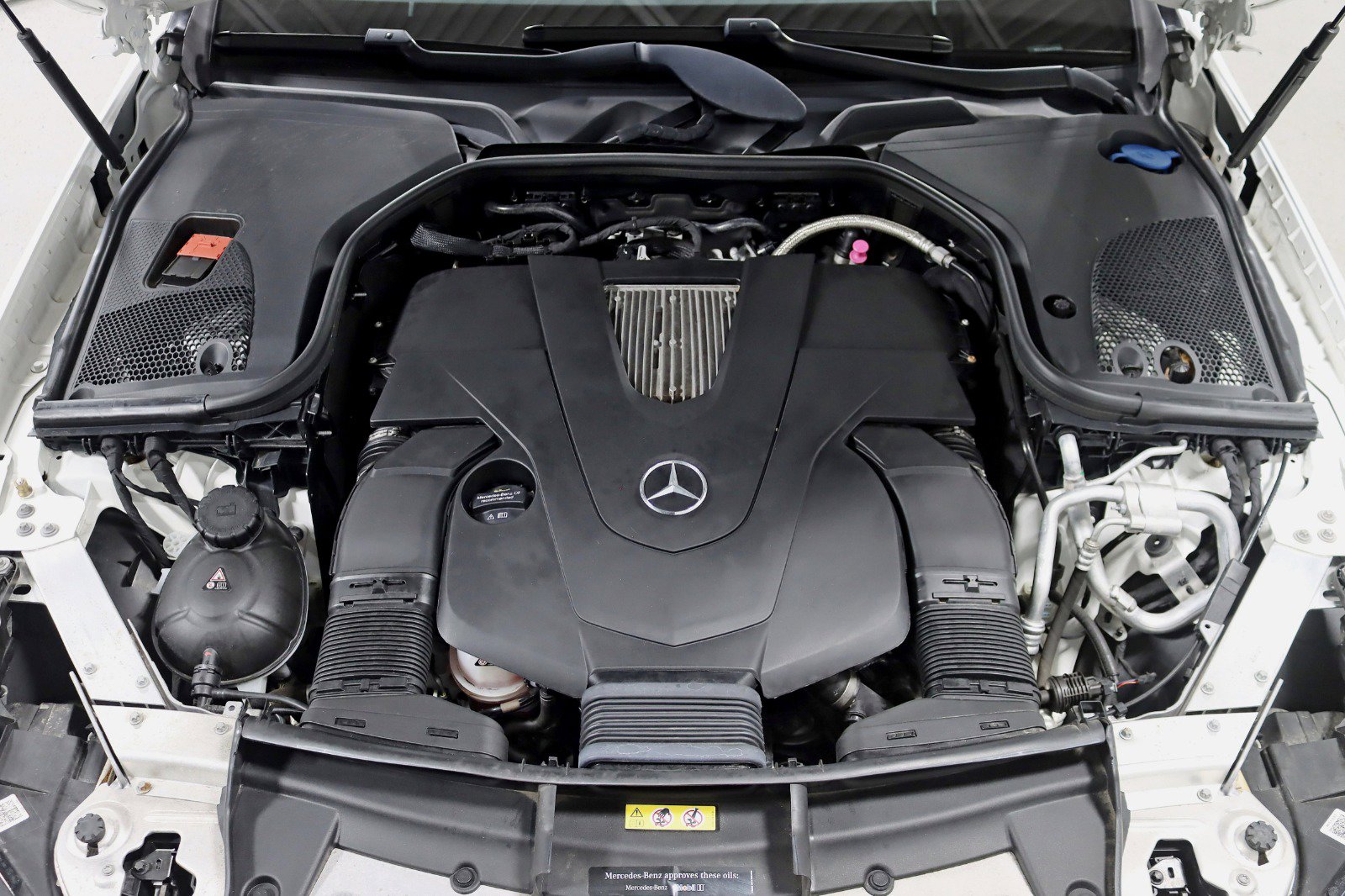 Used 2019 Mercedes-Benz E 450 4MATIC Cabriolet image 40