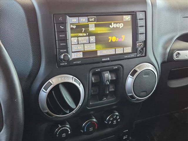 Used 2014 Jeep Wrangler Unlimited Rubicon w/ Connectivity Group AWD/4WD image 14
