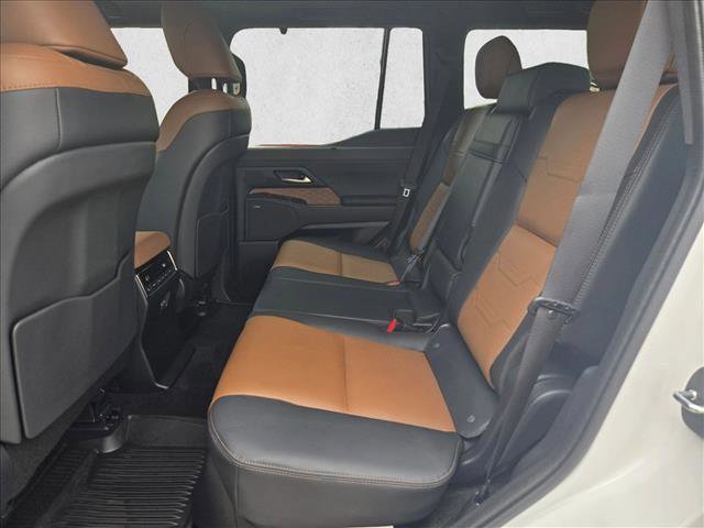 Used 2024 Lexus GX 550 w/ Accessory Package (Z1) AWD/4WD image 20