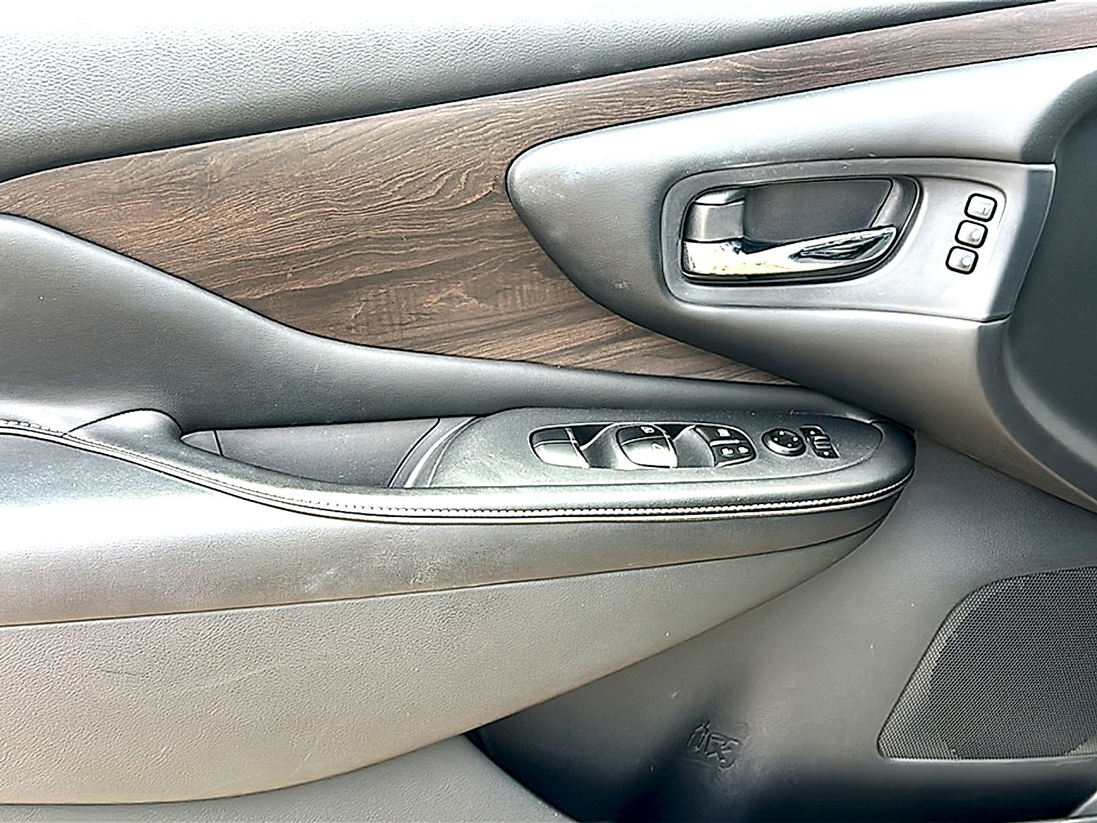 Used 2019 Nissan Murano Platinum w/ Cargo Package FWD image 17