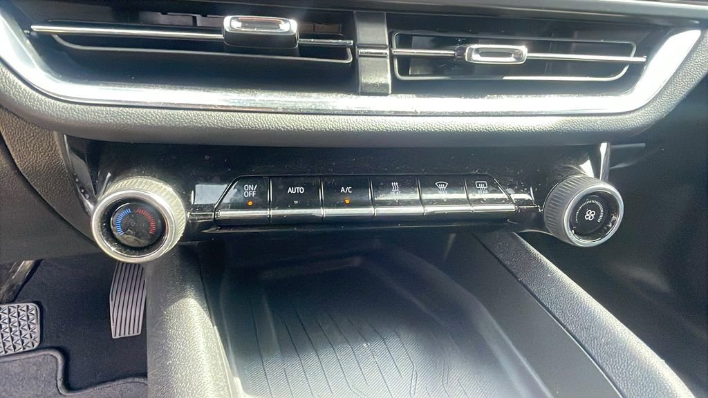 Used 2025 Chevrolet Equinox EV LT FWD image 18