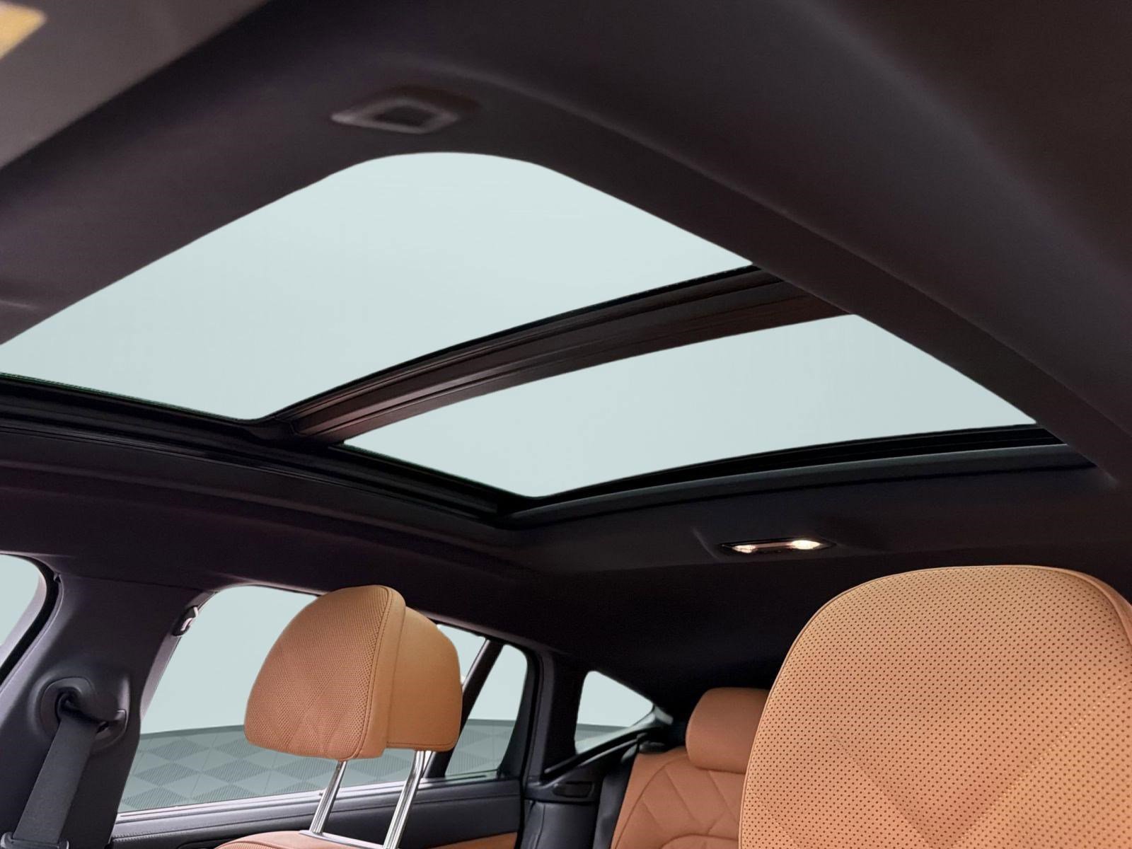 Certified 2024 BMW X6 xDrive40i w/ Executive Package image 15