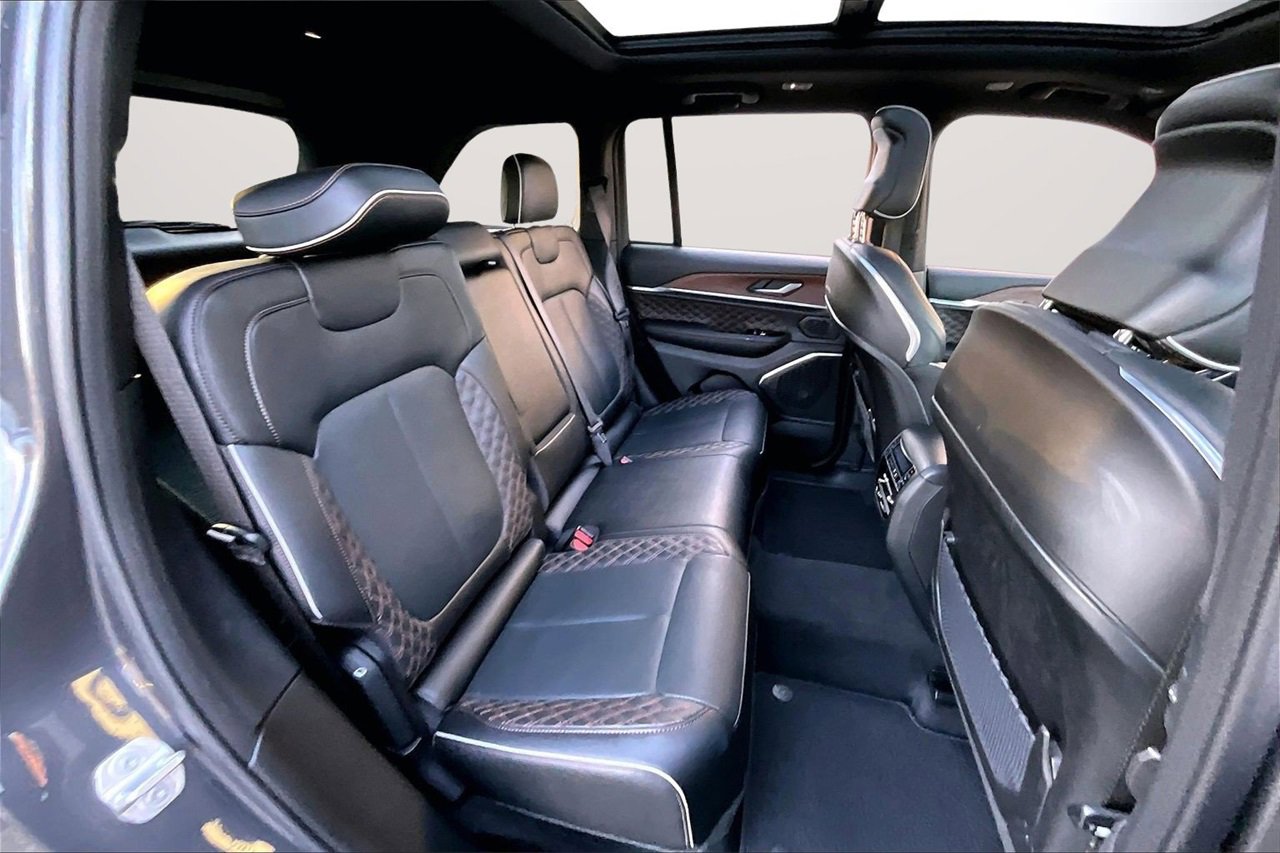 Certified 2025 Jeep Grand Cherokee Summit image 25