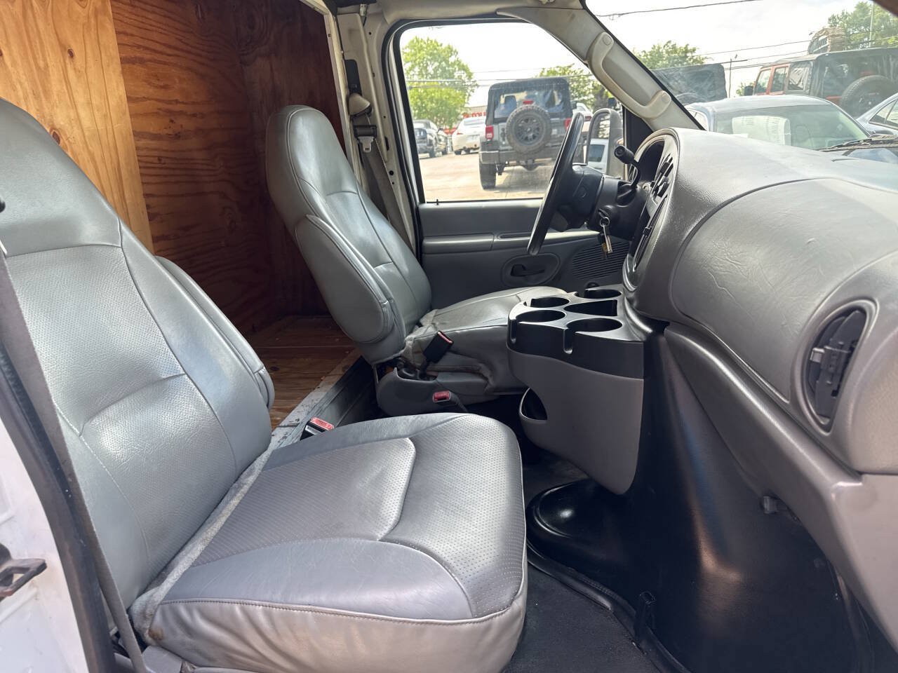 Used 2003 Ford E-450 and Econoline 450 RWD image 14