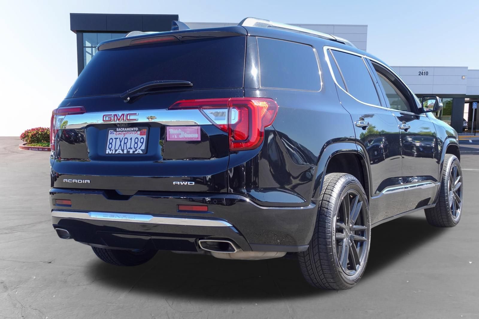 Used 2021 GMC Acadia Denali w/ Denali Ultimate Package AWD/4WD image 3