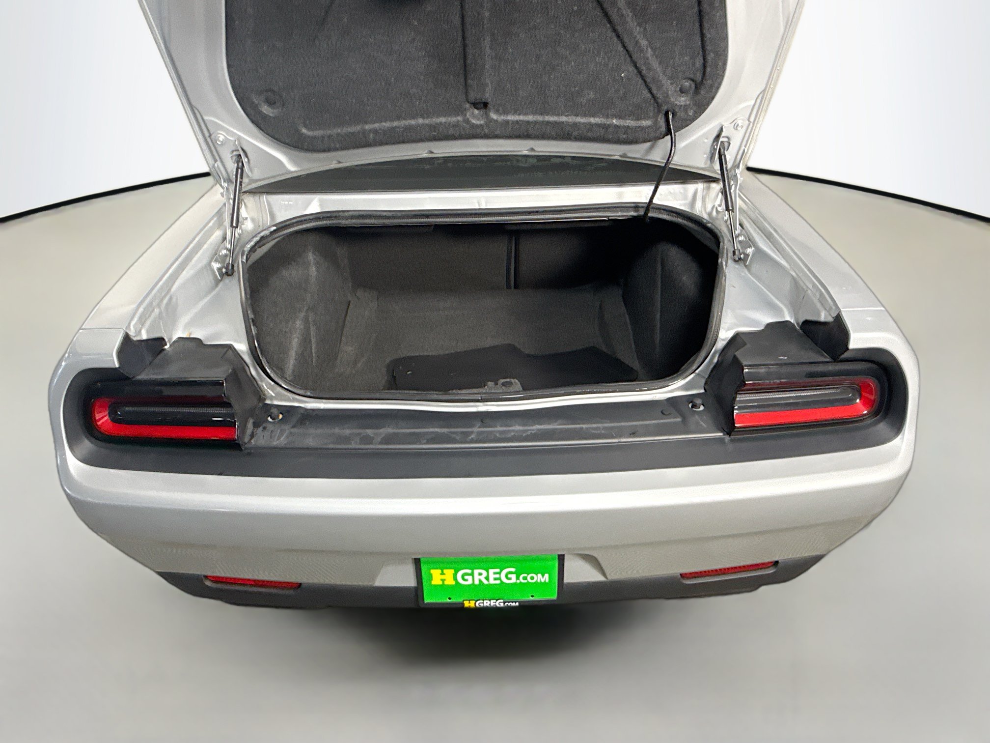 Used 2021 Dodge Challenger SXT RWD image 33