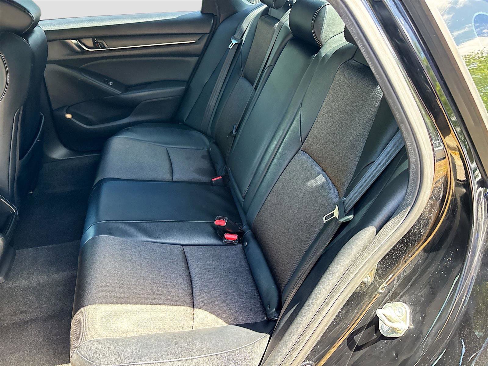 Used 2018 Honda Accord Sport image 23