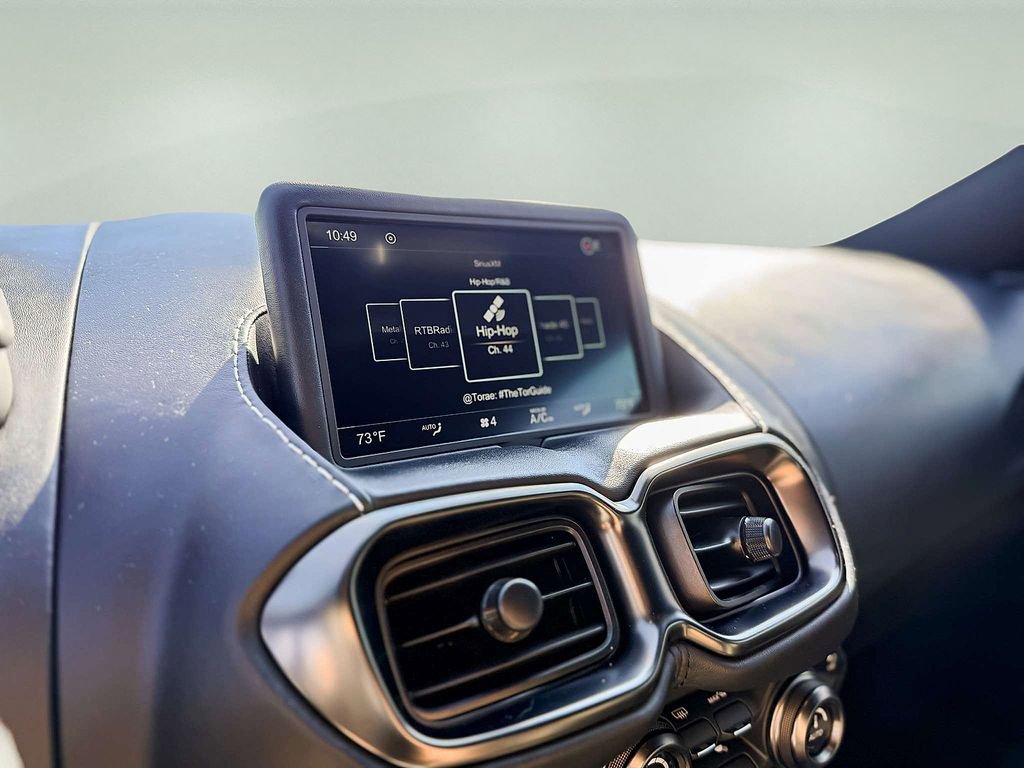 Used 2023 Aston Martin V8 Vantage Coupe image 25