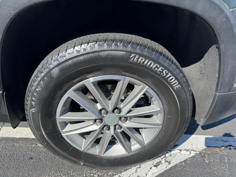 Used 2023 Chevrolet Traverse LT FWD image 7
