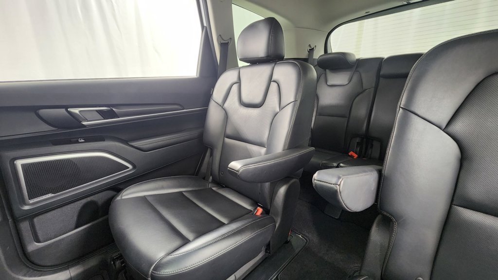 Used 2025 Kia Telluride S AWD/4WD image 14