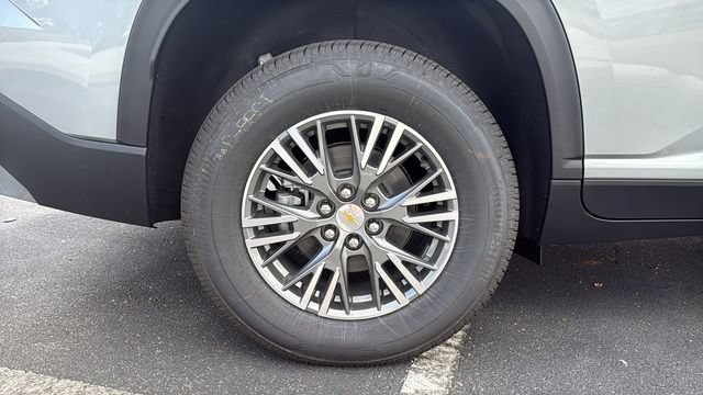 New 2027 Chevrolet Traverse LT w/ Driver Confidence Package FWD image 9