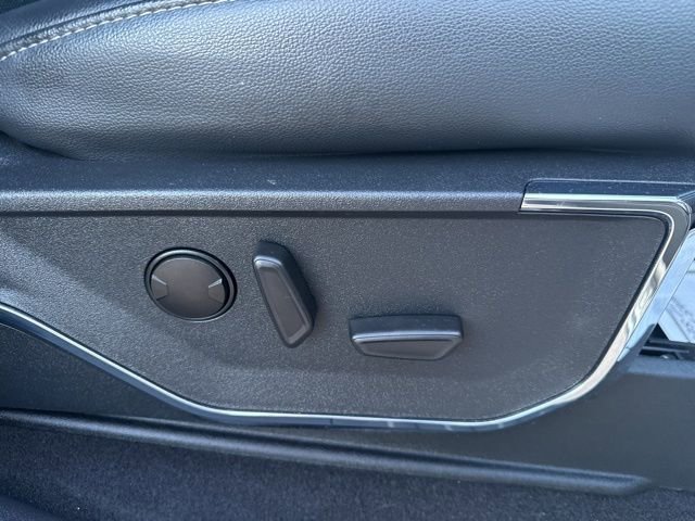 Used 2023 Ford F150 Lariat w/ FX4 Off-Road Package image 13