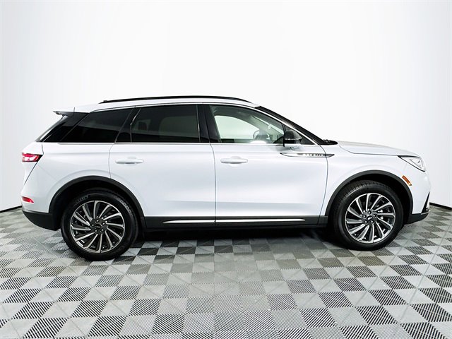 Used 2025 Lincoln Corsair Reserve w/ Equipment Group 202A image 8