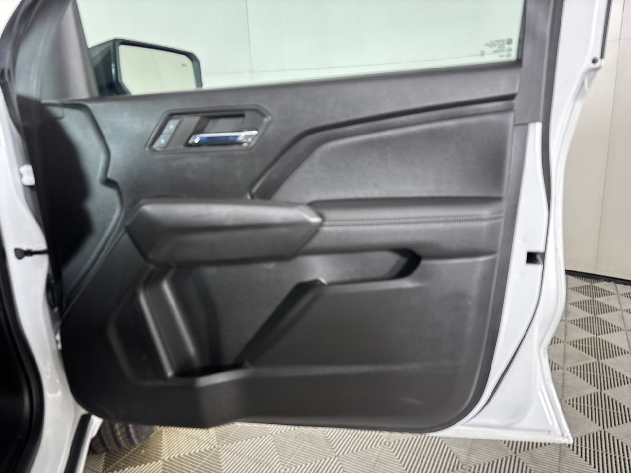 Used 2023 Chevrolet Colorado LT w/ LT Convenience Package II AWD/4WD image 28