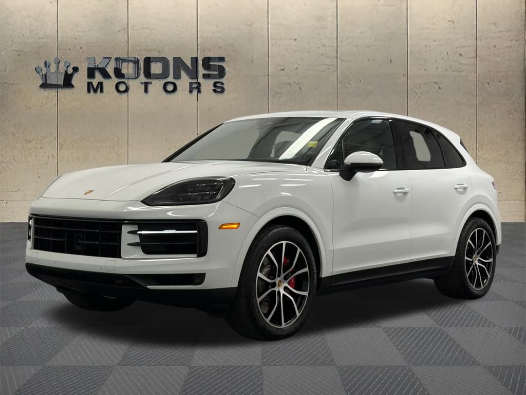 Used 2024 Porsche Cayenne S image 1