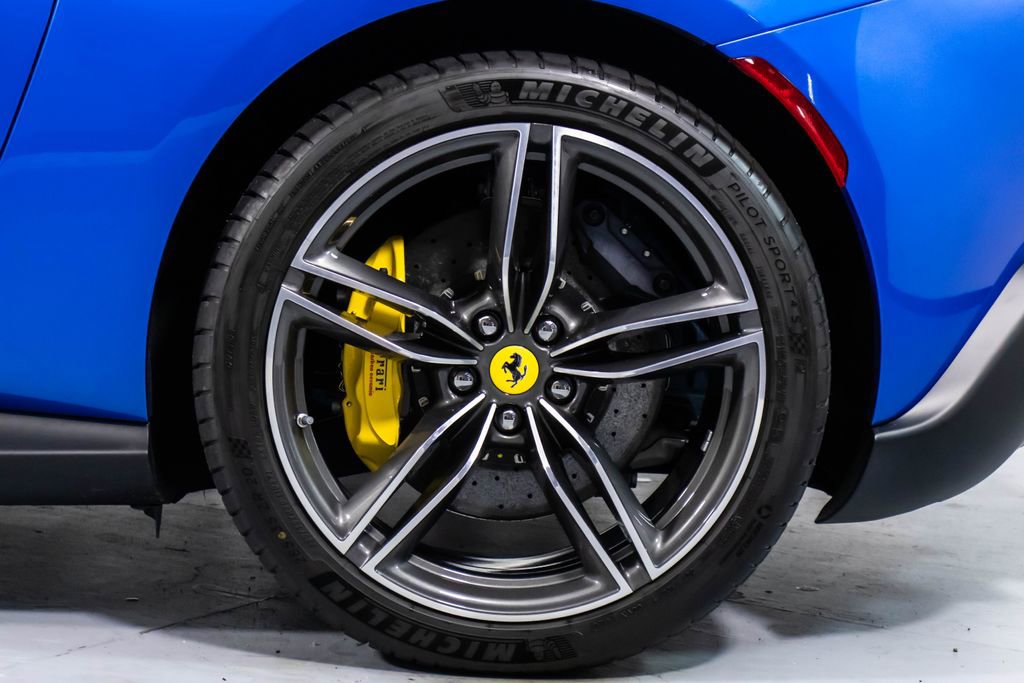 Certified 2025 Ferrari Roma Spider RWD image 63