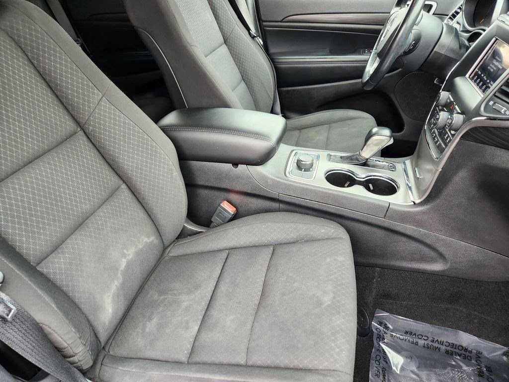 Used 2021 Jeep Grand Cherokee Laredo image 4